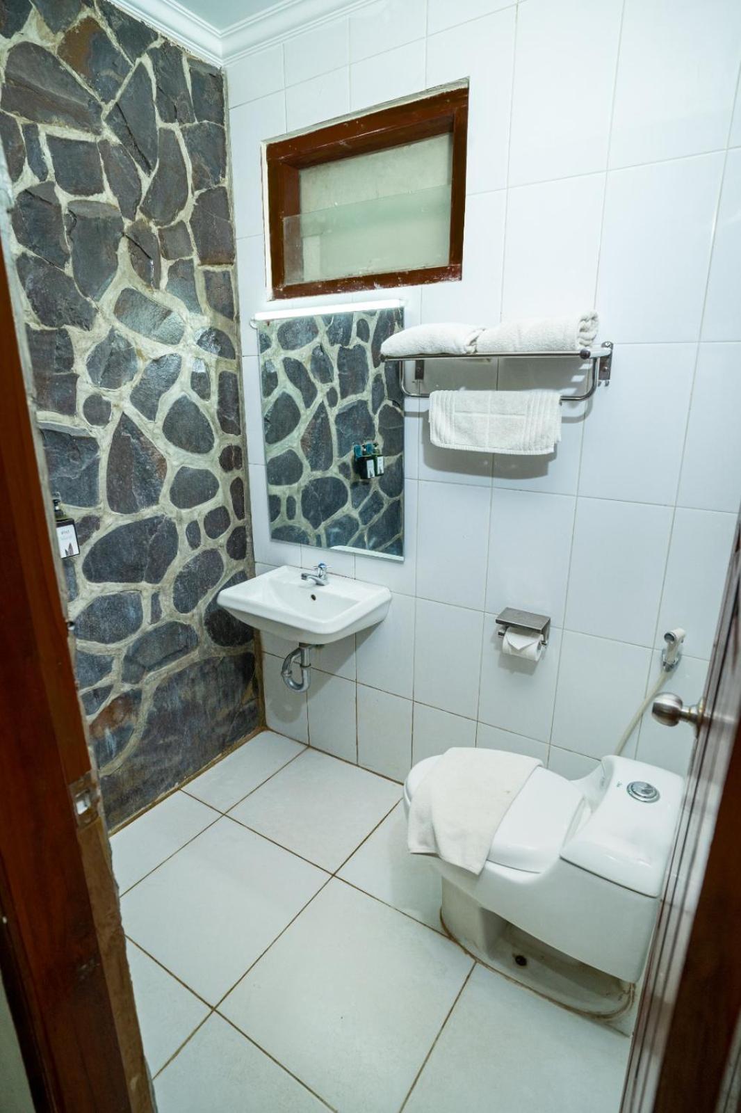 Padi Heritage Hotel Malang Buitenkant foto